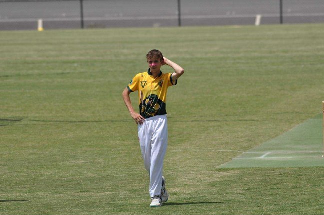 Ben Austin dies at 17 after being struck by cricket ball during Melbourne training session
